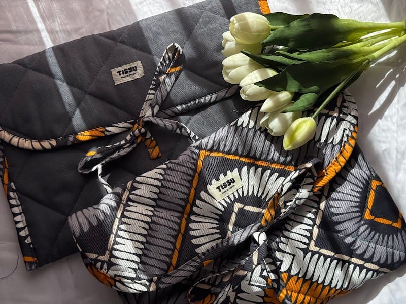 Tissu with strap #1