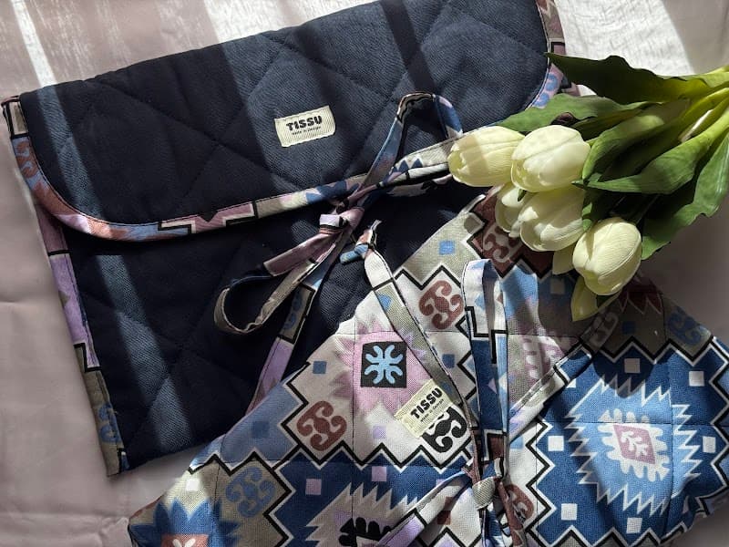 Tissu with strap #3