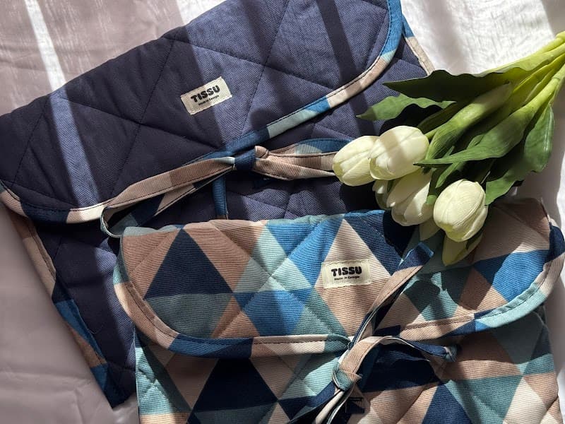Tissu with strap #3