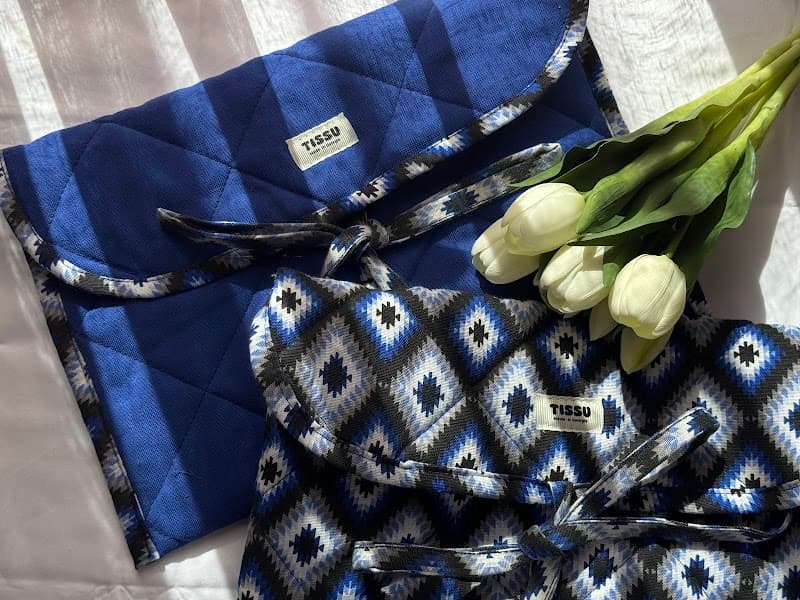 Tissu with strap #4