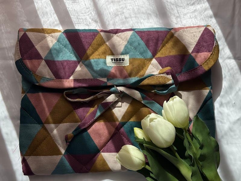 Tissu with strap #1