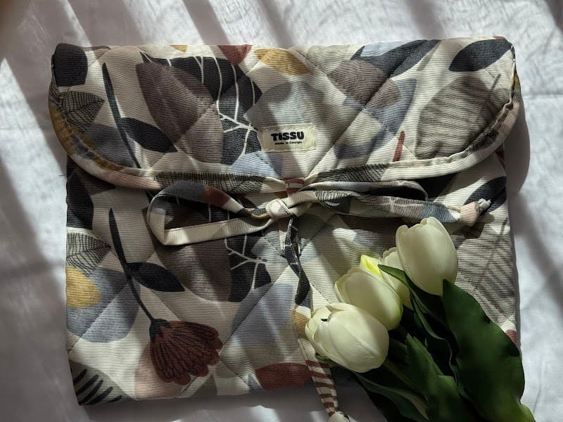 Tissu with strap #11